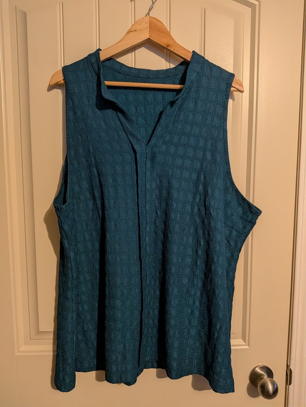 4/$45 - Sleeveless Textured V-Neck Tank Top - Teal